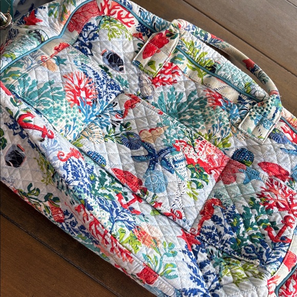 Vera Bradley Retired 2019 SHORE THING Iconic Weekender Organizer Travel Bag~EUC - Picture 11 of 11